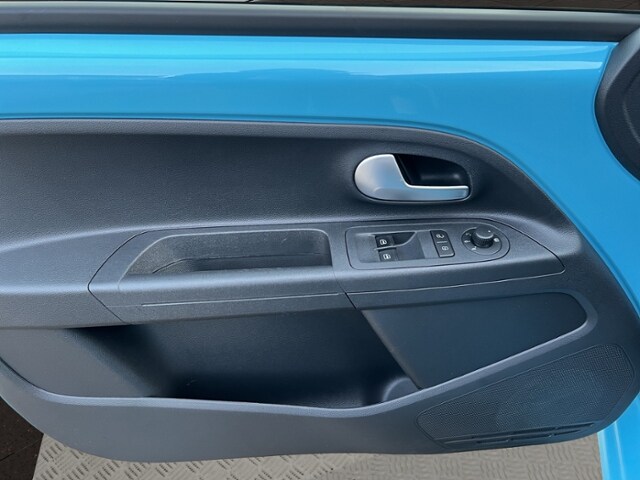 Volkswagen up! Active