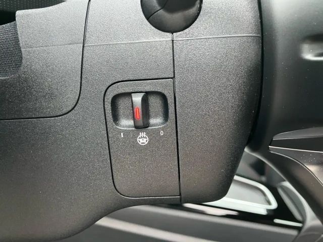 Mercedes-Benz CLA 200 AMG Line Coupé