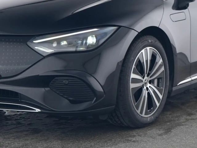 Mercedes-Benz EQE 300 Sedan