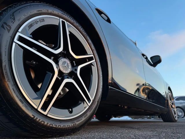 Mercedes-Benz A 180 Pano+Ambiente+MBUX+Keyless+Leder+AMG18`