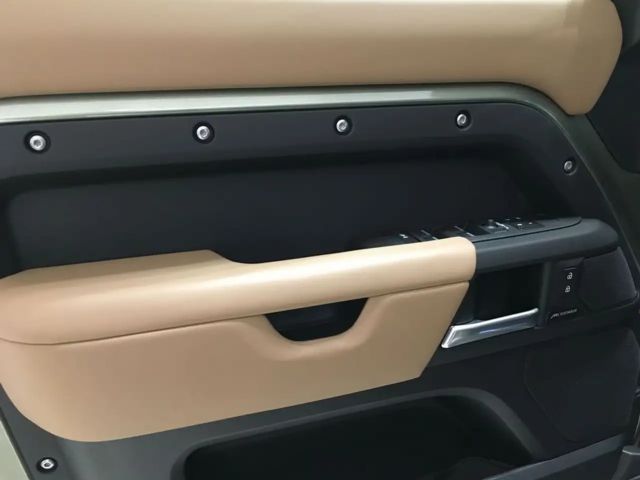 Land Rover Defender 110 D300 Dynamic HSE