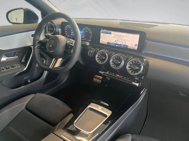 Mercedes-Benz CLA 200 AMG Line Shooting Brake