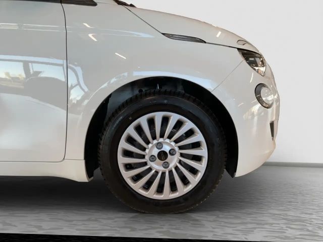Fiat 500e + Radio- & Winterpaket