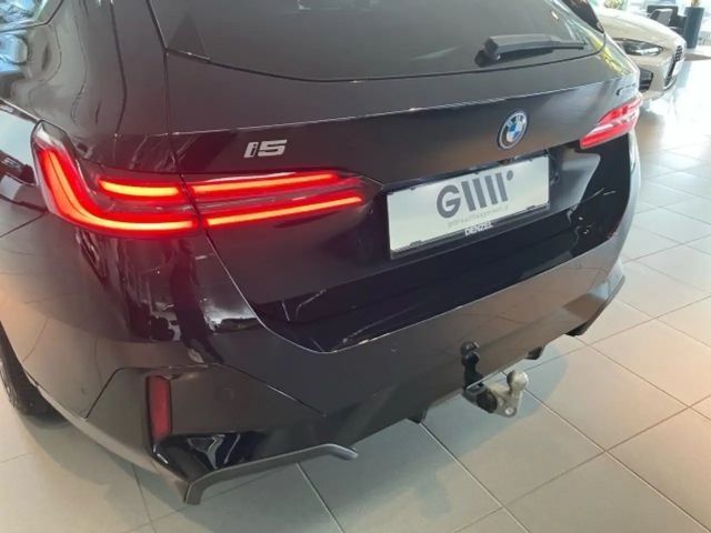 BMW i5 eDrive40