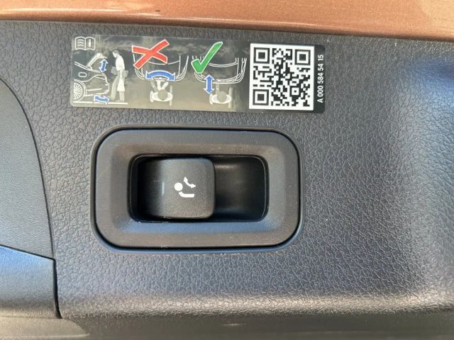 Mercedes-Benz CLA 200 AMG Line