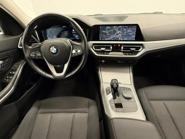 BMW 320 320e xDrive