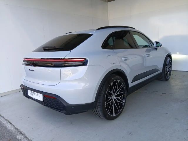 Porsche Macan 4