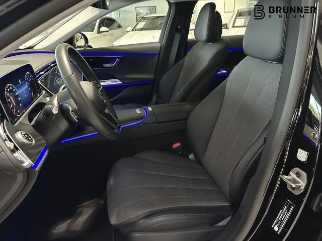 Mercedes-Benz E 200 AVANTGARDE Sedan