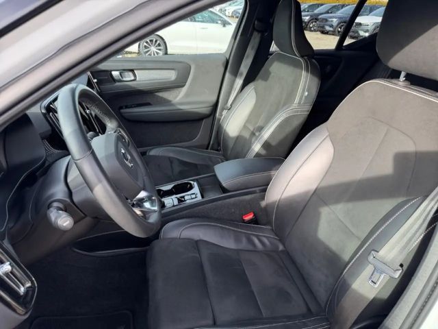 Volvo XC40 R-Design Recharge T5