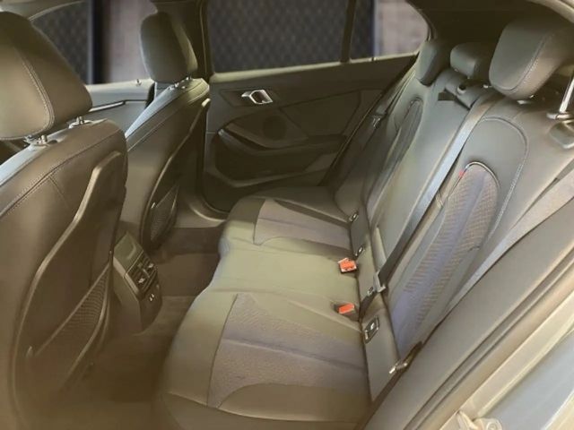 BMW 118 118d 5-deurs Sedan