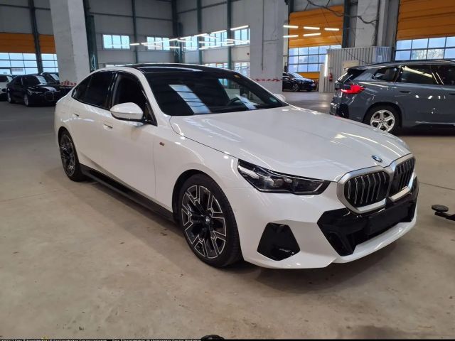 BMW 520 520d M-Sport Sedan