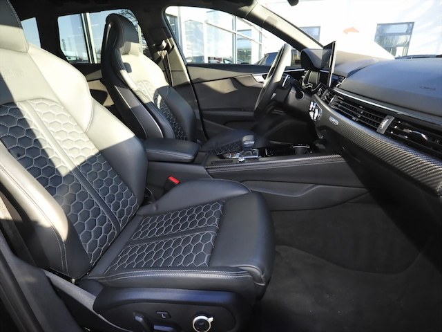 Audi RS4 Avant Quattro