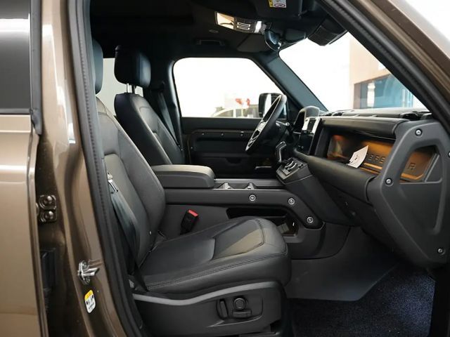 Land Rover Defender 110 D300 Dynamic HSE