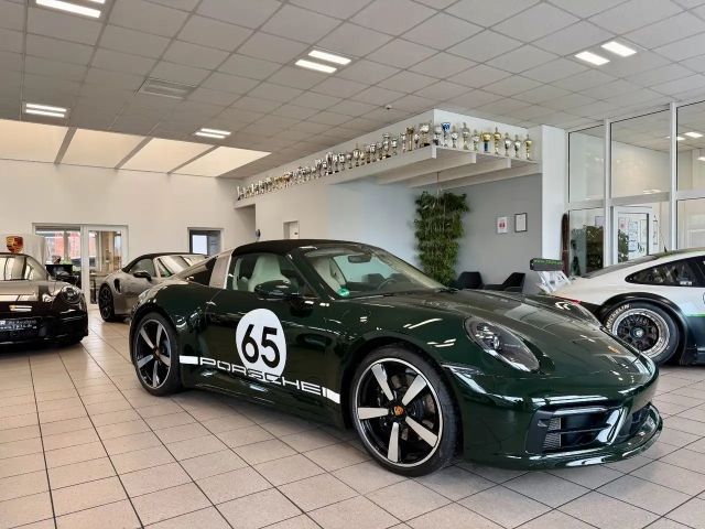 Porsche 992 4S Cabrio Targa