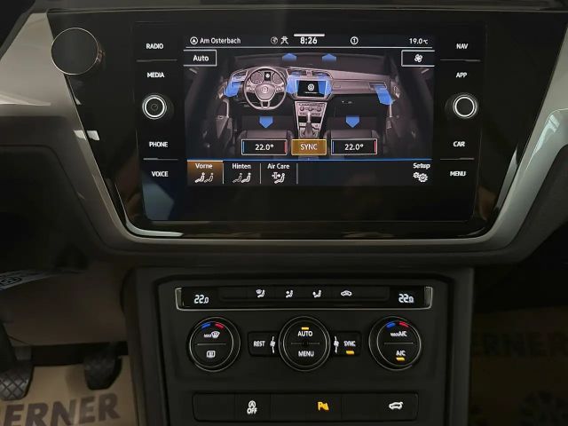 Volkswagen Touran 2,0 TDI *NAVI*ACC*AHK*PANO*PDC vo/hi*Elektr. He...