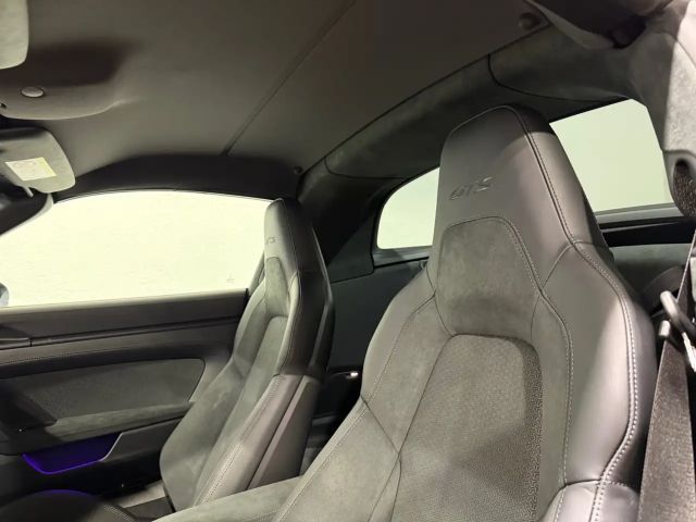 Porsche 992 4 Cabrio GTS Targa