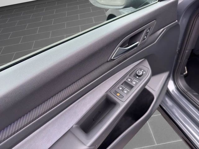 Volkswagen Golf 1.5 eTSI DSG Golf VIII R-Line