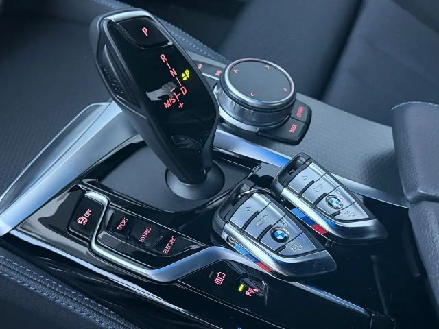 BMW 530 530e M-Sport Sedan