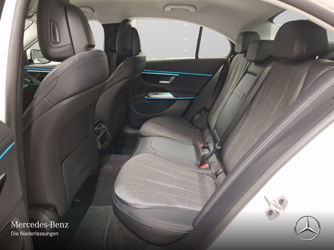 Mercedes-Benz E 200 AVANTGARDE Sedan