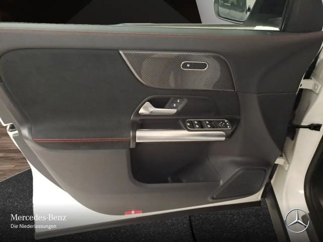 Mercedes-Benz GLA 200 AMG Line