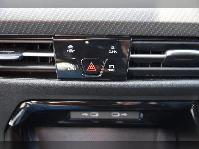 Volkswagen Golf DSG Golf VIII R-Line Variant