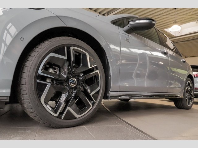 Volkswagen Golf DSG Golf VIII R-Line