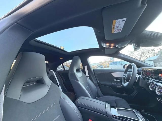 Mercedes-Benz CLA 200 AMG Line Sedan