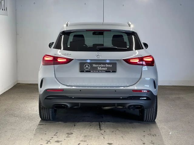 Mercedes-Benz GLA 200 4MATIC GLA 200 d