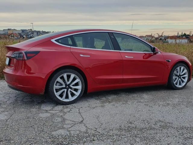 Tesla Model 3 AWD Long Range