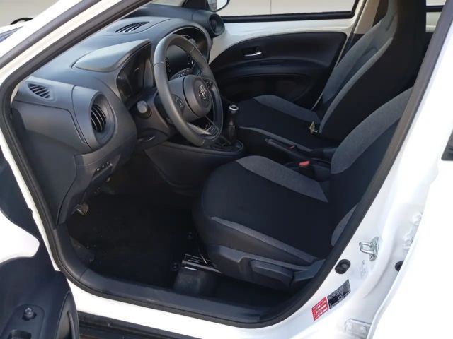 Toyota Aygo X Hatchback Play X-play