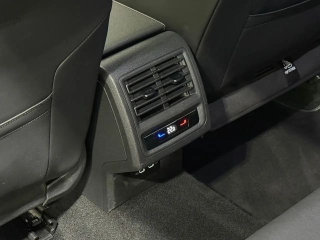 Volkswagen Golf 1.5 TSI R-Line Variant