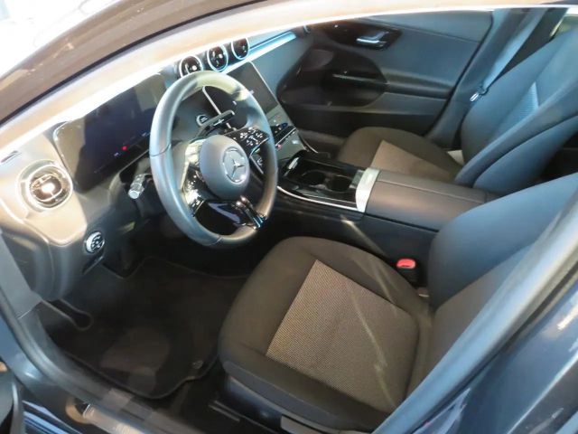 Mercedes-Benz C 180 AVANTGARDE Sedan