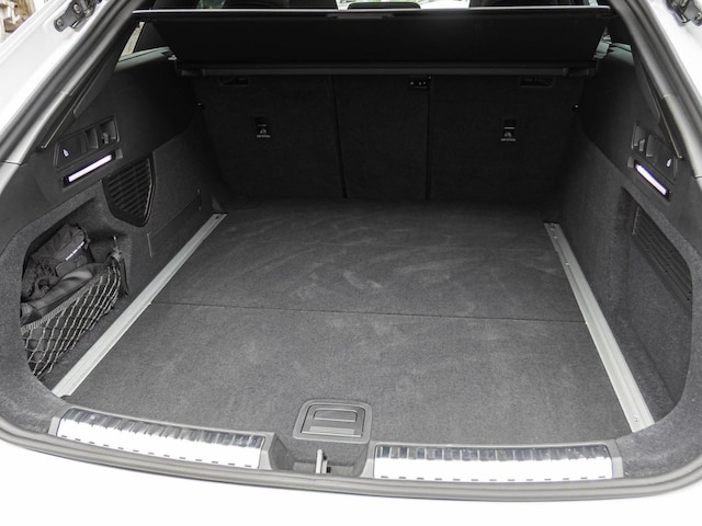 Audi A6 Avant Quattro S-Tronic