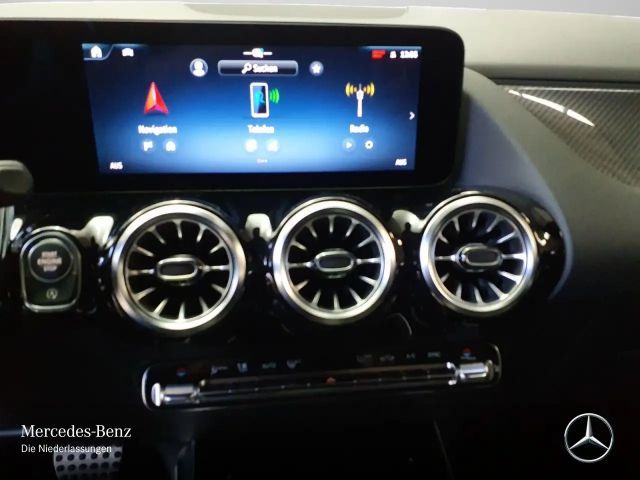 Mercedes-Benz B 200 AMG Line Sedan