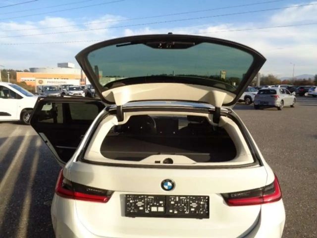 BMW 320 320d Touring xDrive