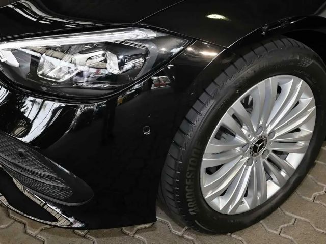 Mercedes-Benz C 180 AVANTGARDE Sedan