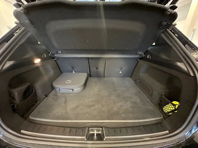 Mercedes-Benz EQA 350 4MATIC AMG Line