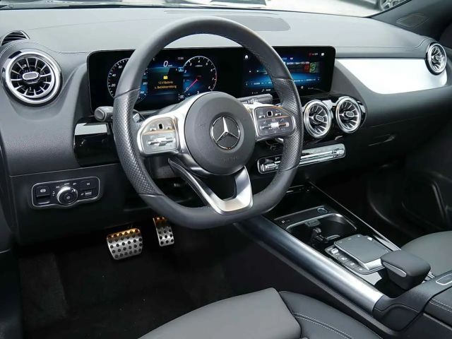 Mercedes-Benz GLA 250 AMG Line