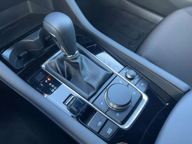 Mazda 3 G150 6AT 2WD EXLUSIVE-LINE DESI LED Navi RFK