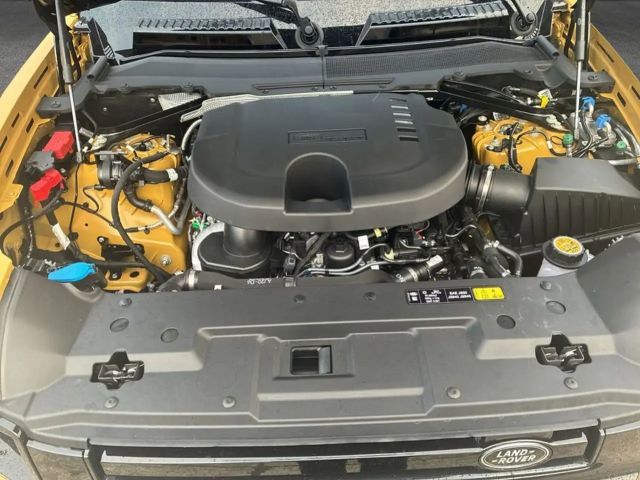 Land Rover Defender 110