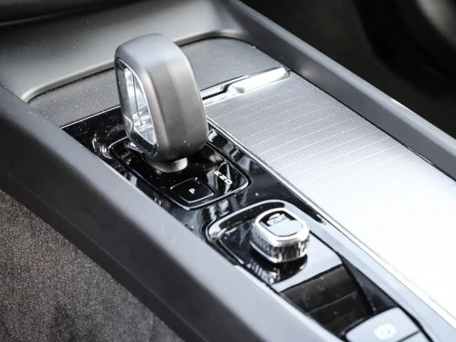 Volvo XC60 Dark Plus