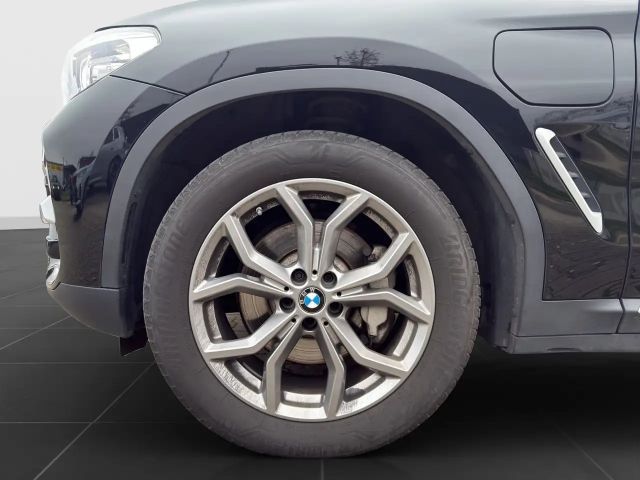 BMW X3 xDrive30e