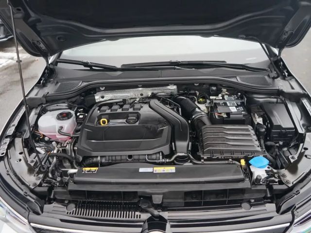 Volkswagen Golf 1.5 eTSI Golf VIII