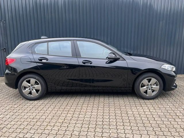 BMW 118 118i 5-deurs Sedan