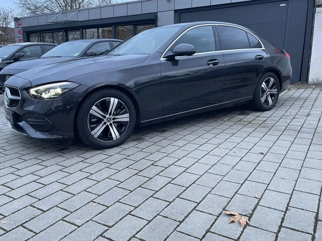 Mercedes-Benz C 200 Sedan