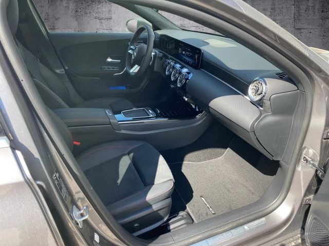 Mercedes-Benz A 200 AMG Line