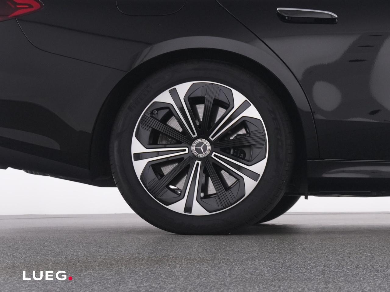 Mercedes-Benz E 300 AVANTGARDE Estate