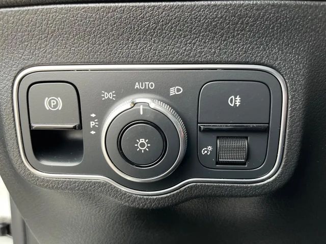 Mercedes-Benz GLA 200 AMG Line Guard