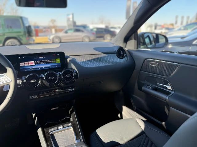 Mercedes-Benz GLA 200 Advanced AHK/LED/eleHeck/Tot/Kamera/MBUX