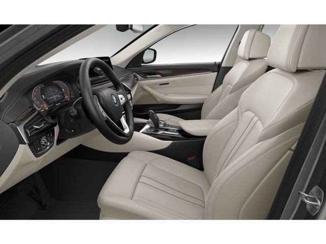 BMW 540 540i Sedan xDrive